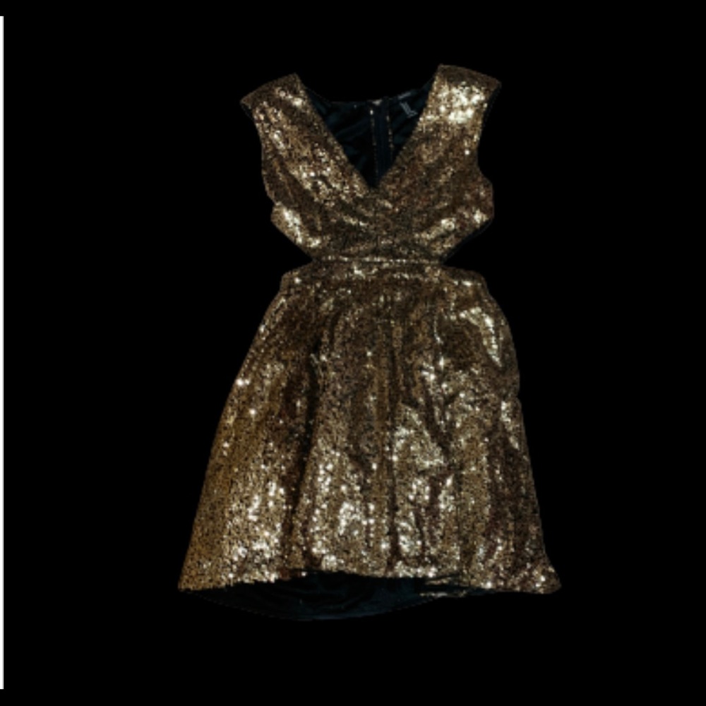 NEW FOREVER 21 DRESS WITHOUT TAGS! SEEN ON CEG!